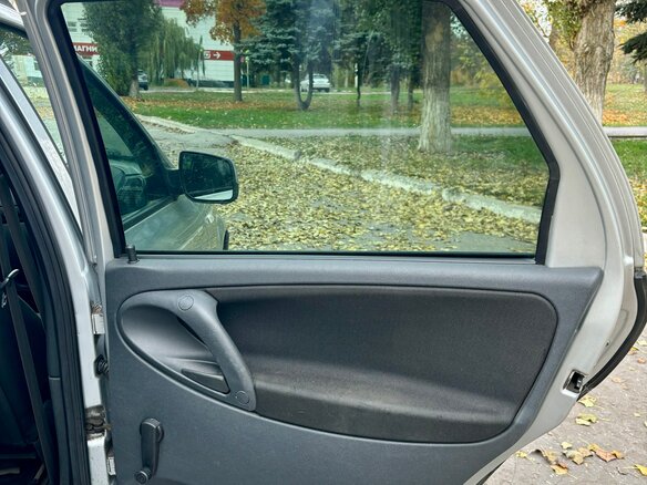 2013 Lada (ВАЗ) Kalina I, серебристый, 320000 рублей - вид 12