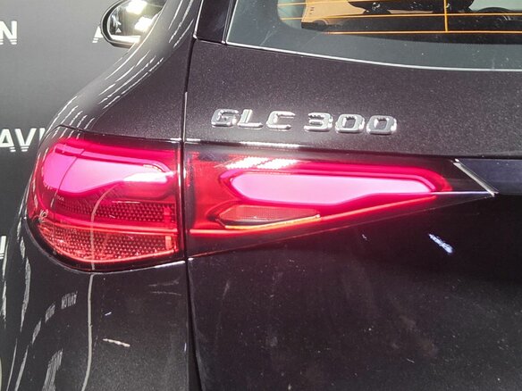 2025 Mercedes-Benz GLC 300 II (X254), чёрный - вид 16