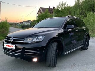 2010 Volkswagen Touareg II, чёрный, 2800000 рублей, вид 2