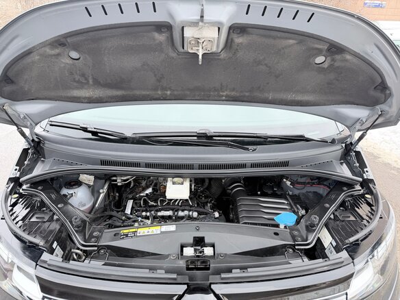 2022 Volkswagen Multivan T7, серый, 5300000 рублей - вид 4
