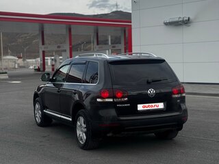 2008 Volkswagen Touareg I Рестайлинг, чёрный, 800000 рублей, вид 4