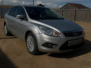 2010 Ford Focus II Рестайлинг, серебристый, 650000 рублей, вид 1