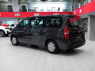 2019 Hyundai H-1 II Рестайлинг 2, коричневый, 2390000 рублей, вид 4
