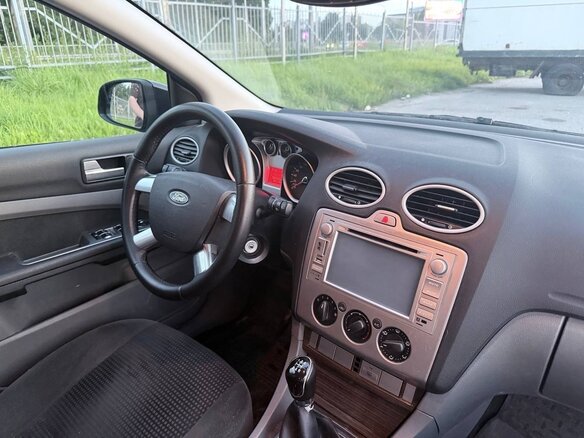 2008 Ford Focus II Рестайлинг, чёрный, 360000 рублей - вид 8
