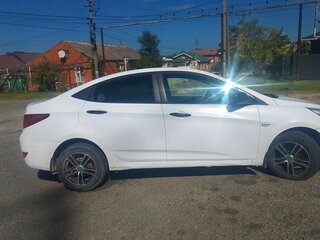 2016 Hyundai Solaris I Рестайлинг, белый, 620000 рублей, вид 2