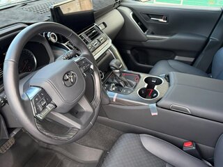 2022 Toyota Land Cruiser 300 Series, чёрный, 12000000 рублей, вид 3