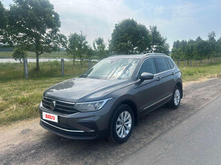 2021 Volkswagen Tiguan II Рестайлинг, серый, 2680000 рублей, вид 3