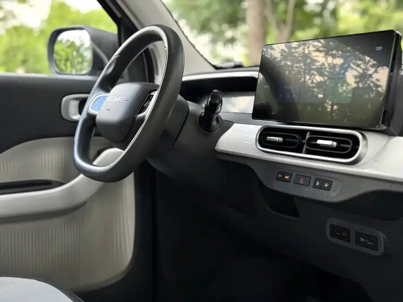 2025 Geely Panda I Рестайлинг, белый - вид 11