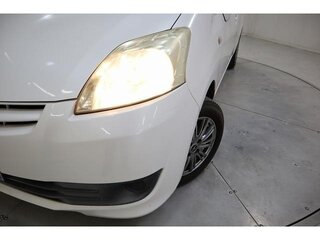 2010 Toyota Passo Sette, белый, 680911 рублей, вид 4