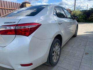 2013 Toyota Corolla XI (E160, E170, E180), белый, 1300000 рублей, вид 3