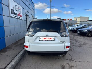 2011 Mitsubishi Outlander II Рестайлинг, белый, 1097000 рублей, вид 5