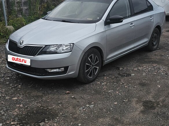 2018 Skoda Rapid I Рестайлинг, серебристый, 530000 рублей