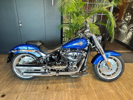 2025 Harley-Davidson Fat Boy, синий, 3690000 рублей, вид 1