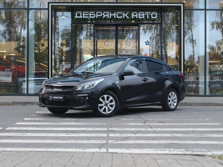 2018 Kia Rio IV, чёрный, 1415000 рублей, вид 1