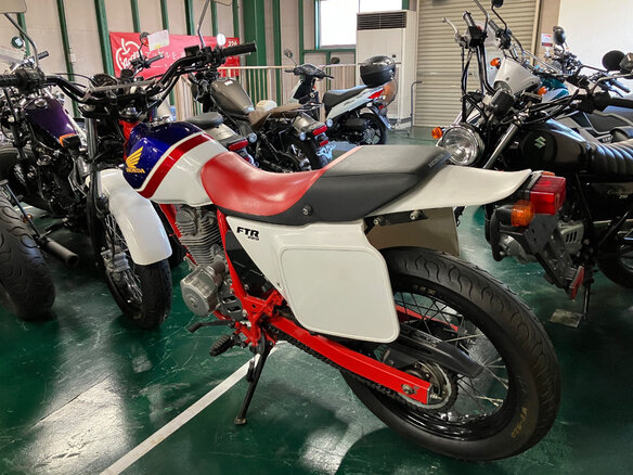 2008 Honda FTR 223, красный - вид 3