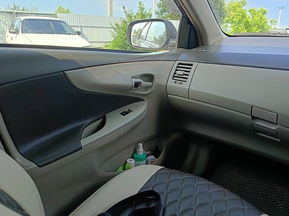2010 Toyota Corolla Axio X (E140, E150) Рестайлинг, серый, 800000 рублей - вид 12
