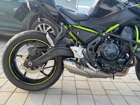2020 Kawasaki Z 650, чёрный, 770000 рублей, вид 3