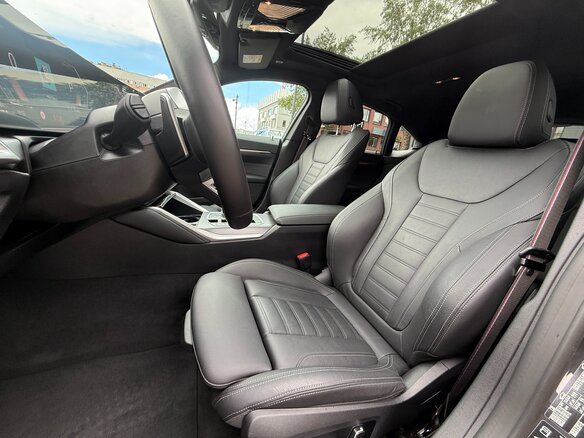 2025 BMW 4 серии Gran Coupe 430i xDrive G22, G23, G26 Рестайлинг, серебристый, 7090000 рублей - вид 5