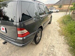 1998 Mercedes-Benz M-Класс 320 I (W163), чёрный, 700000 рублей, вид 4