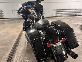 2021 Harley-Davidson Road Glide, чёрный, 1799999 рублей, вид 5
