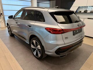 2026 Audi Q5 L III (GU), серый, 7450000 рублей, вид 3