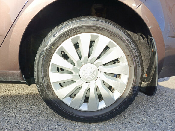 2014 Skoda Octavia III (A7), коричневый, 915000 рублей - вид 17