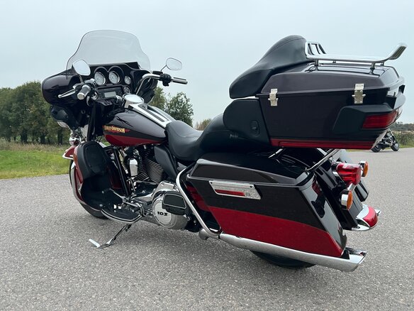 2010 Harley-Davidson Electra Glide, красный, 930000 рублей - вид 13