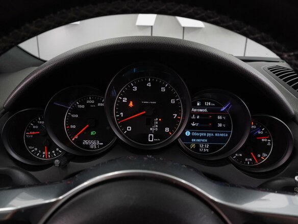 2017 Porsche Cayenne II Рестайлинг (958), коричневый, 2789000 рублей - вид 22