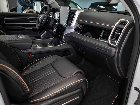 2026 Ram 1500 Crew Cab V Рестайлинг, белый - вид 22