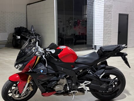 2017 BMW S 1000 R, красный, 950000 рублей, вид 3
