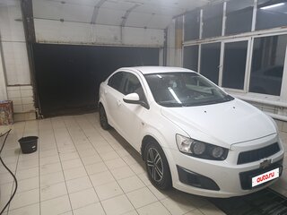 2012 Chevrolet Aveo II, белый, 650000 рублей, вид 2