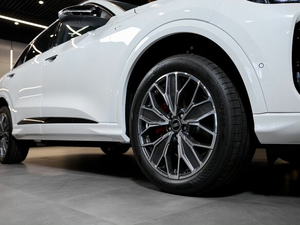 2026 Audi Q5 L III (GU), белый, 6500000 рублей - вид 12