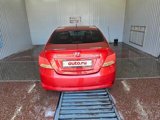 2016 Hyundai Solaris I Рестайлинг, красный, 900000 рублей, вид 5