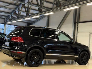 2016 Volkswagen Touareg II Рестайлинг, чёрный, 2999000 рублей, вид 4