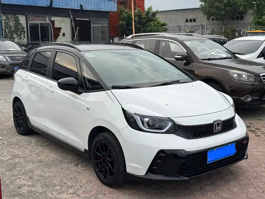 Открыть фотографии: Honda Fit IV