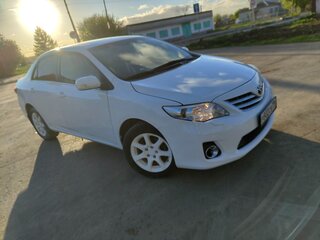 2012 Toyota Corolla X (E140, E150) Рестайлинг, белый, 900000 рублей, вид 2