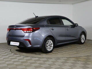 2018 Kia Rio IV, серый, 1329990 рублей, вид 5