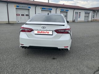 2019 Toyota Camry VIII (XV70), белый, 3150000 рублей, вид 1