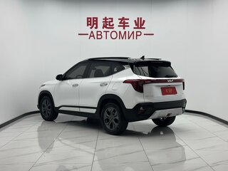 2023 Kia Seltos I Рестайлинг, белый, 1950000 рублей, вид 5