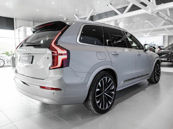 2026 Volvo XC90 B5 II Рестайлинг 2, серый, 13950000 рублей - вид 5