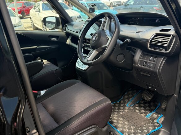 2018 Nissan Serena V (C27), чёрный, 1960000 рублей - вид 16