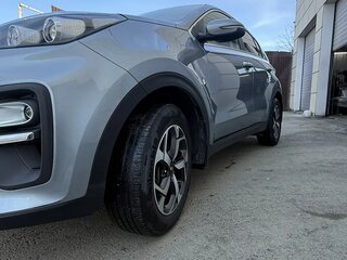 2021 Kia Sportage IV Рестайлинг, серебристый, 2550000 рублей, вид 4