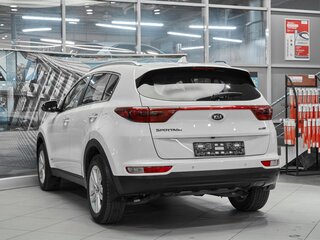 2017 Kia Sportage IV, белый, 1549000 рублей, вид 4