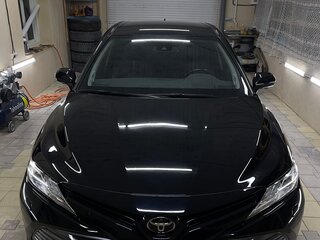 2020 Toyota Camry VIII (XV70), чёрный, 3050000 рублей, вид 2