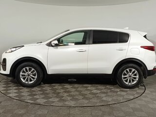 2020 Kia Sportage IV Рестайлинг, белый, 1960000 рублей, вид 4