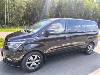 2018 Hyundai H-1 II Рестайлинг 2, коричневый, 3299999 рублей, вид 3