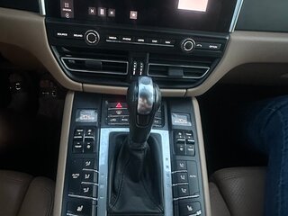 2021 Porsche Macan I Рестайлинг, красный, 5000000 рублей, вид 2