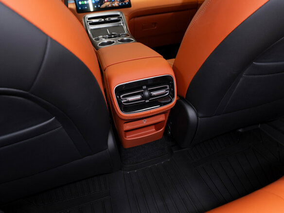 2026 Geely Galaxy M7, серый - вид 14
