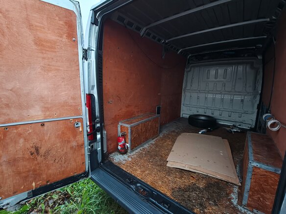 2010 Peugeot Boxer, серебристый, 500000 рублей - вид 13