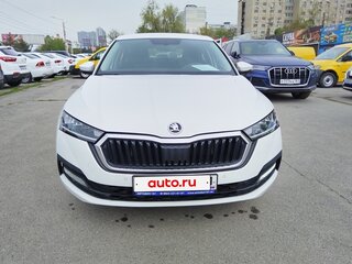 2021 Skoda Octavia IV (A8), белый, 2095000 рублей, вид 3